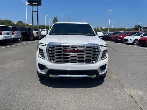 Used 2026 GMC Yukon Denali w/ Denali Reserve Package AWD/4WD image 2