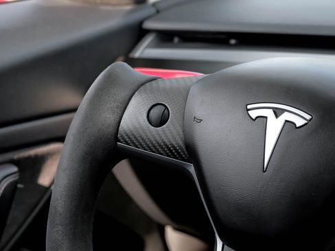 Used 2019 Tesla Model 3 Performance image 23