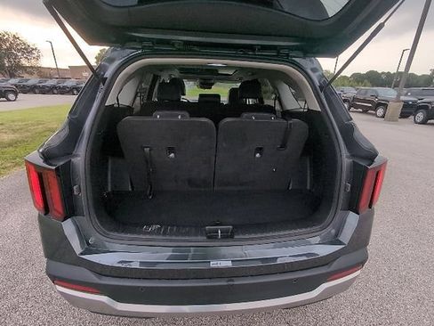 Used 2024 Kia Sorento S w/ Panoramic Sunroof Package AWD/4WD image 9