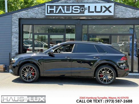 Used 2020 Audi Q8 Prestige w/ Prestige Package AWD/4WD image 9