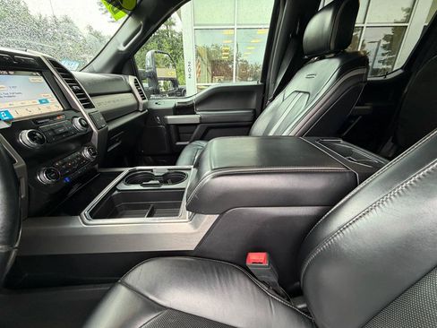 Used 2019 Ford F250 Platinum w/ Platinum Ultimate Package AWD/4WD image 28