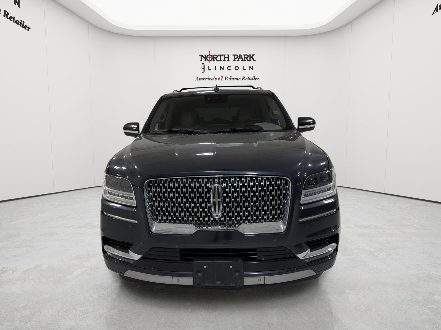 Used 2021 Lincoln Navigator Reserve w/ Luxury Package AWD/4WD image 8