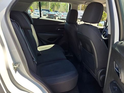 Used 2017 Chevrolet Trax LS FWD image 16