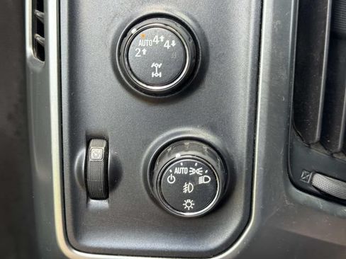 Used 2018 Chevrolet Silverado 1500 LT w/ All Star Edition AWD/4WD image 24