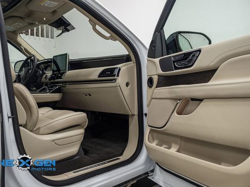 Used 2020 Lincoln Navigator Reserve w/ Equipment Group 208A Reserve image 39