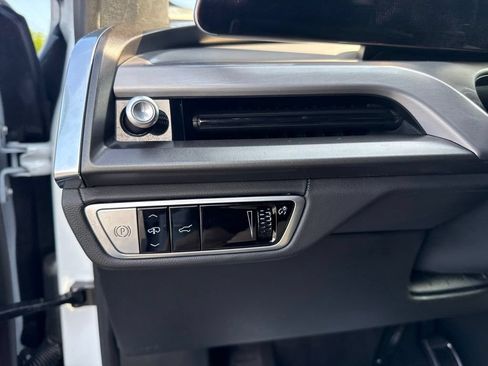 Used 2026 Cadillac Vistiq Platinum w/ LPO, Floor Liner Package AWD/4WD image 19