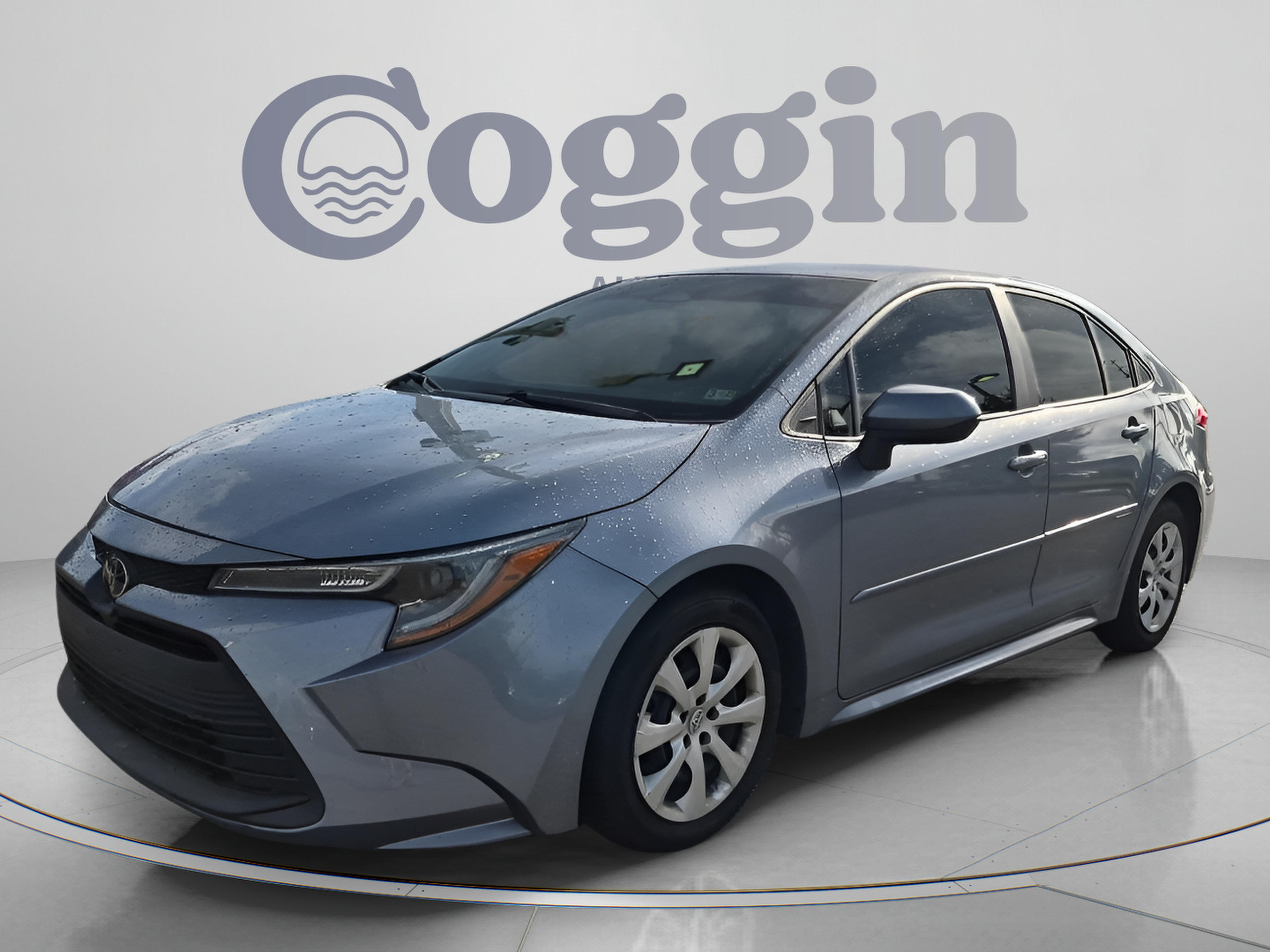 Used 2023 Toyota Corolla LE FWD image 2