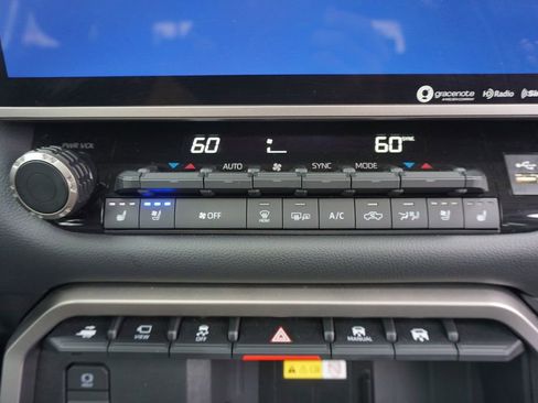 Used 2023 Toyota Tundra Limited AWD/4WD image 13