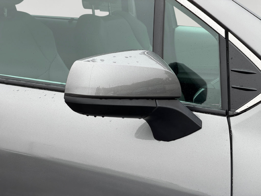 Used 2026 Toyota Sienna XLE FWD image 11