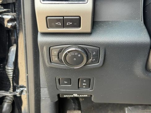 Used 2022 Ford F350 Lariat w/ Black Appearance Package AWD/4WD image 19