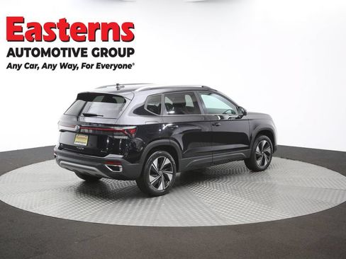 Used 2025 Volkswagen Taos SE AWD/4WD image 41