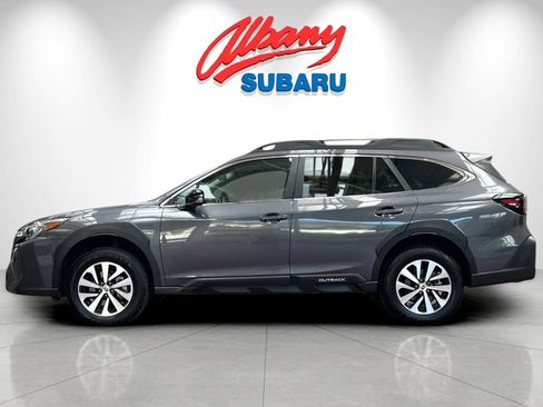 Used 2025 Subaru Outback Premium image 8