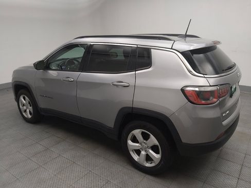 Used 2019 Jeep Compass Latitude w/ Popular Equipment Group AWD/4WD image 3