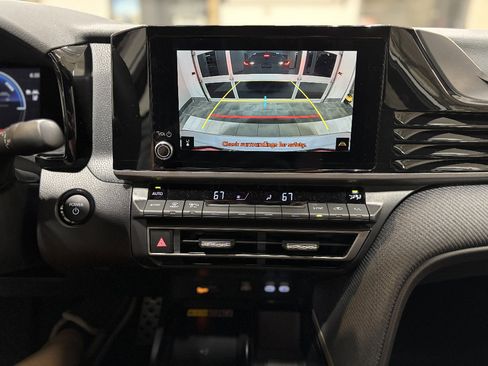 New 2026 Toyota Camry Hybrid FWD image 10
