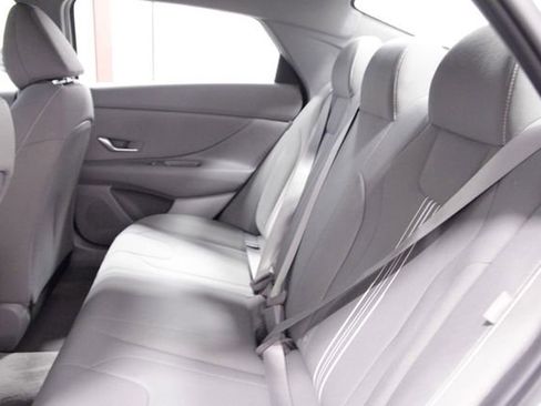 Used 2024 Hyundai Elantra SEL image 16