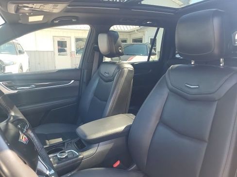 Used 2024 Cadillac XT6 Sport w/ LPO, ONYX Package AWD/4WD image 11
