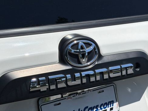 Used 2017 Toyota 4Runner TRD Off-Road AWD/4WD image 36