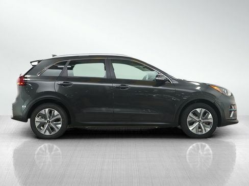 Used 2022 Kia Niro EX w/ Cold Weather Package image 6