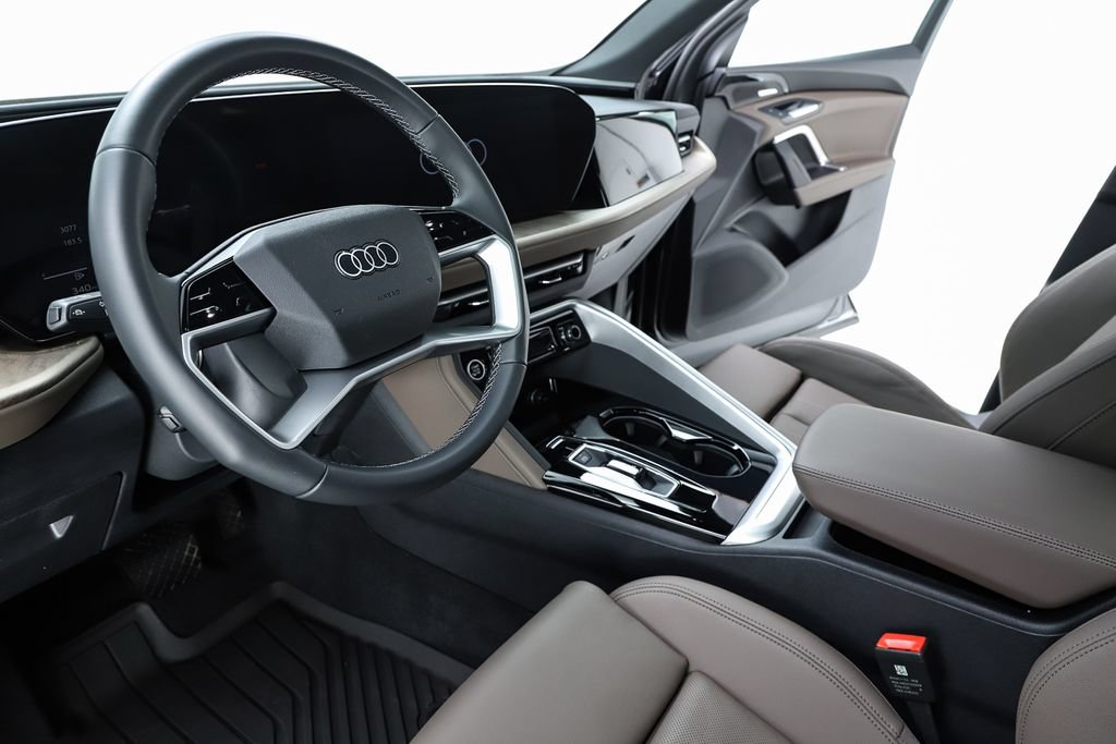 Used 2025 Audi Q5 Premium Plus AWD/4WD image 23