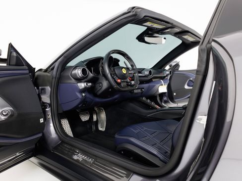 Used 2021 Ferrari 812 GTS RWD image 16