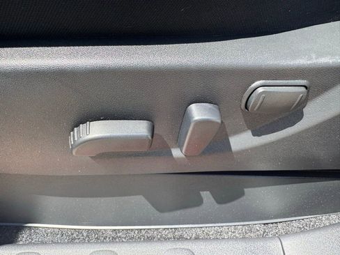 Used 2025 Nissan Frontier PRO-4X image 22