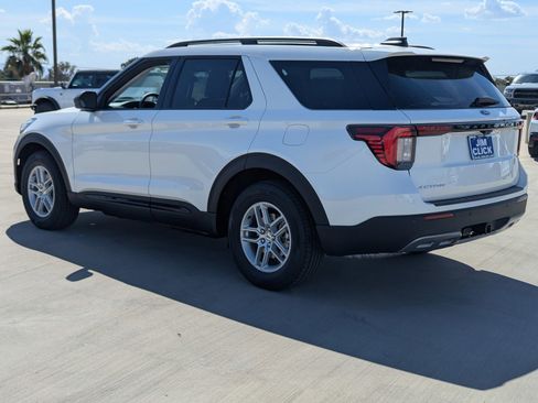 New 2026 Ford Explorer Active w/ Active Comfort Package RWD image 4