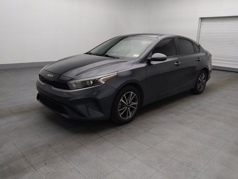 Used 2022 Kia Forte LXS w/ LXS Technology Package FWD image 2