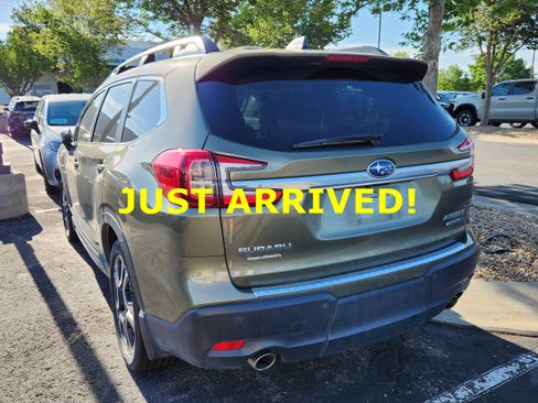 Used 2023 Subaru Ascent Limited w/ Technology Package AWD/4WD image 3