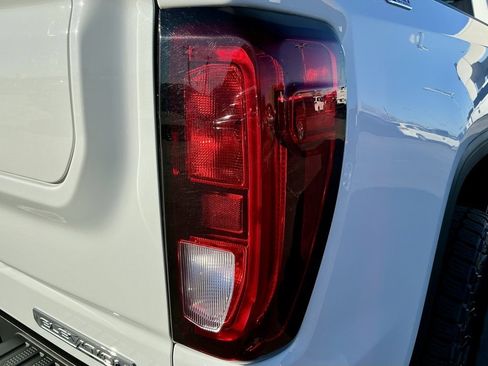 Used 2021 GMC Sierra 1500 Elevation image 15