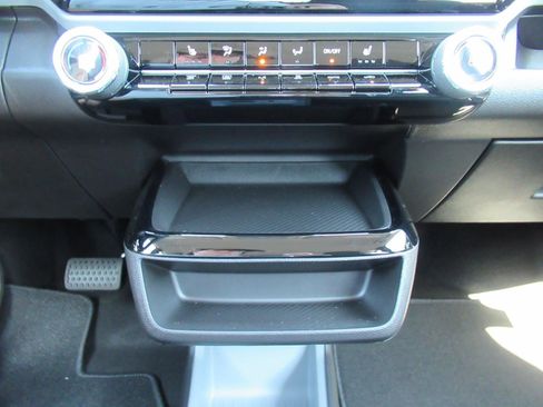 New 2027 Chevrolet Bolt LT w/ Comfort Package FWD image 25