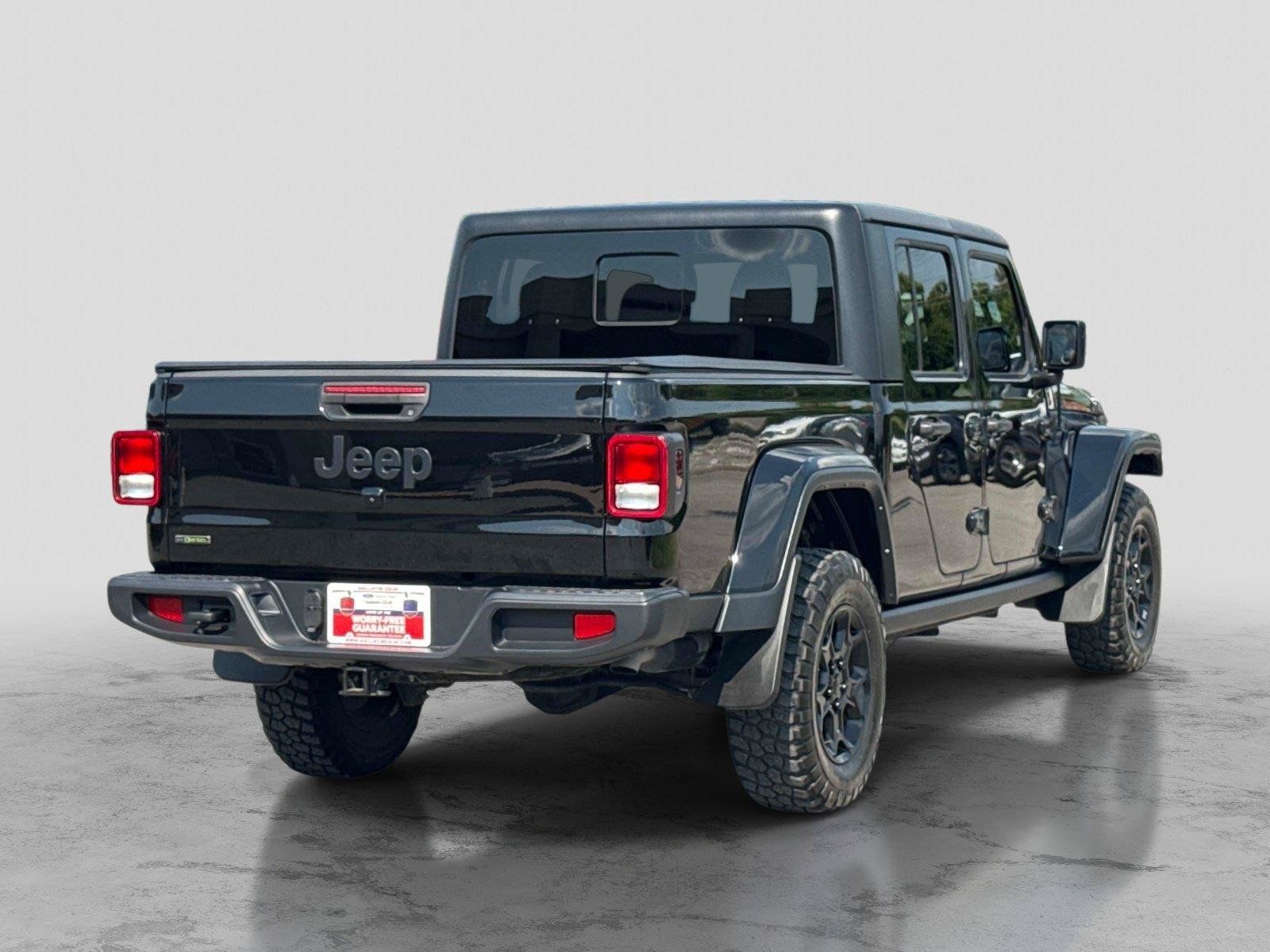 Certified 2023 Jeep Gladiator Sport AWD/4WD image 5