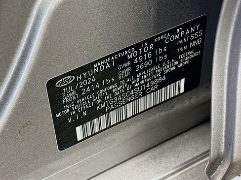 Used 2025 Genesis G70 2.5T AWD/4WD image 12