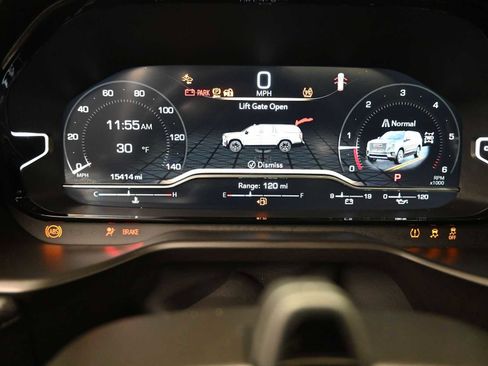 Used 2024 GMC Yukon Denali w/ Advanced Technology Package image 16