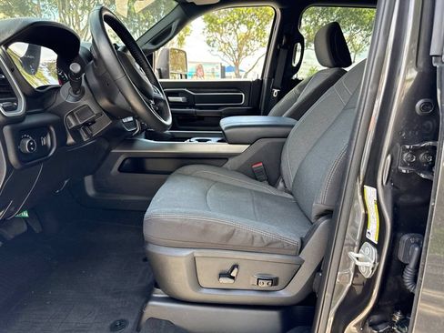 Used 2024 RAM 2500 Big Horn w/ Night Edition AWD/4WD image 8