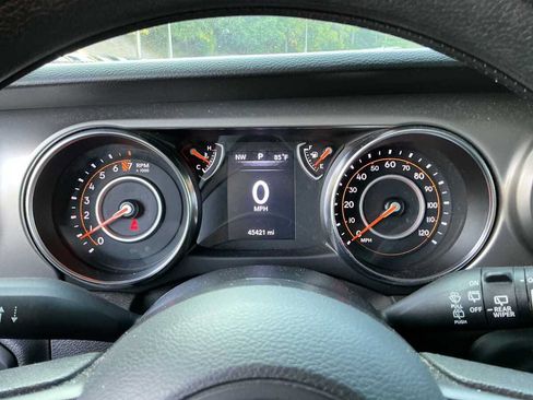 Used 2022 Jeep Wrangler Sport AWD/4WD image 16