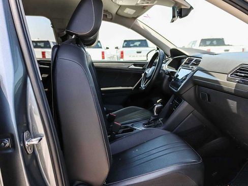 Certified 2022 Volkswagen Tiguan SE FWD image 15