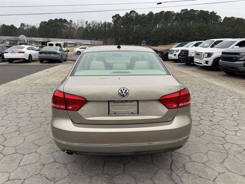 Used 2015 Volkswagen Passat TDI SEL Premium image 8