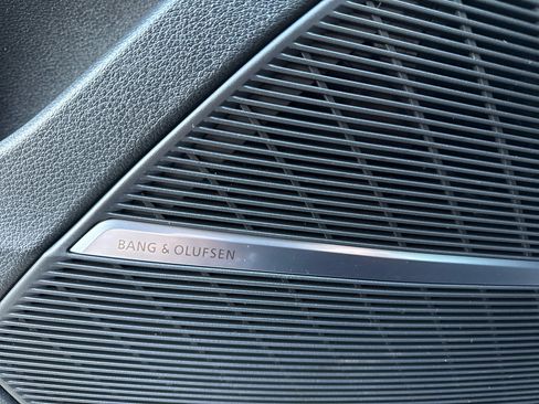 Used 2019 Audi Q8 Premium Plus w/ Premium Plus image 40