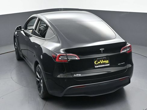 Used 2022 Tesla Model Y Long Range AWD/4WD image 39