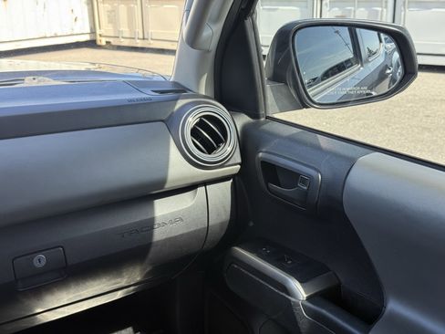 Used 2020 Toyota Tacoma SR5 image 18