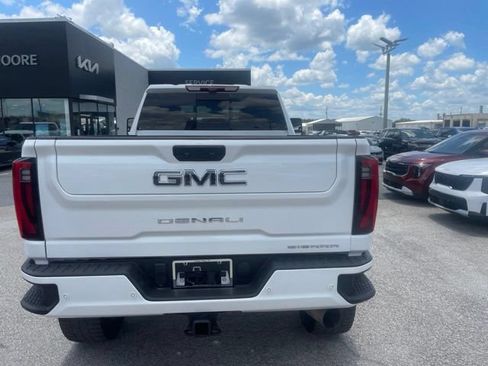 Used 2024 GMC Sierra 2500 Denali Ultimate AWD/4WD image 11