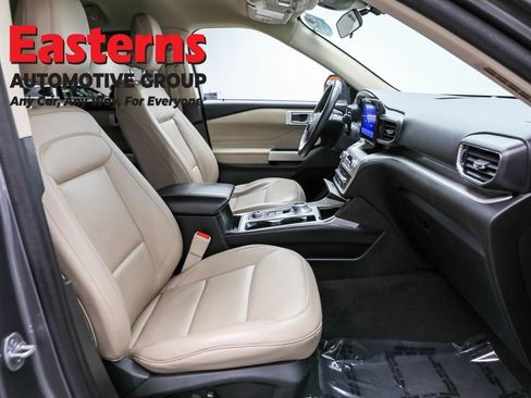 Used 2022 Ford Explorer XLT w/ Equipment Group 202A image 23