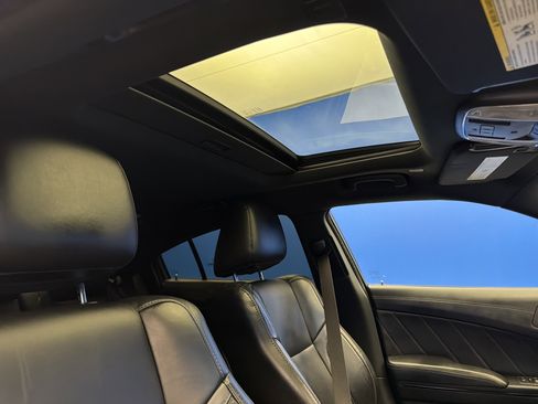 Used 2022 Dodge Charger SXT w/ Plus Group image 25