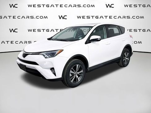 Used 2018 Toyota RAV4 XLE image 1