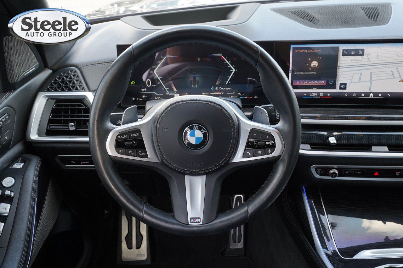 Used 2024 BMW X7 xDrive40i w/ M Sport Package AWD/4WD image 10