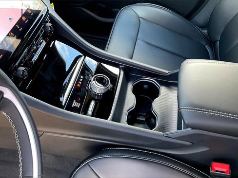 New 2025 Jeep Grand Cherokee Limited w/ Black Appearance Package image 8