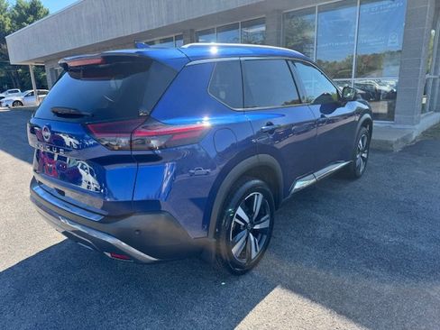 Used 2023 Nissan Rogue SL w/ SL Premium Package image 5