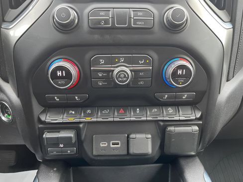 Used 2021 Chevrolet Silverado 1500 LT Trail Boss w/ Convenience Package II image 30