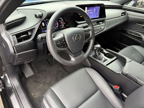 Used 2023 Lexus ES 250 w/ Premium Package image 13