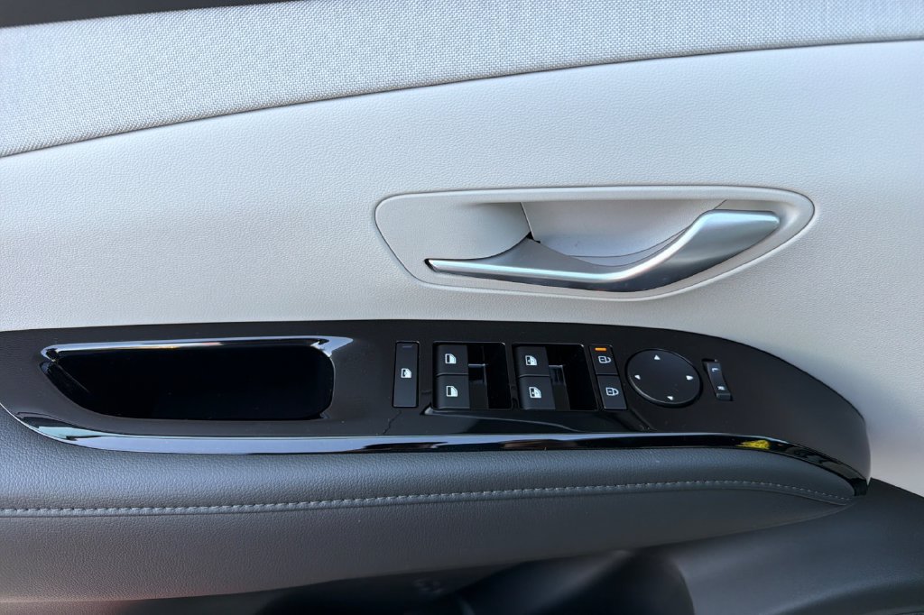 New 2026 Hyundai Tucson Limited AWD/4WD image 8